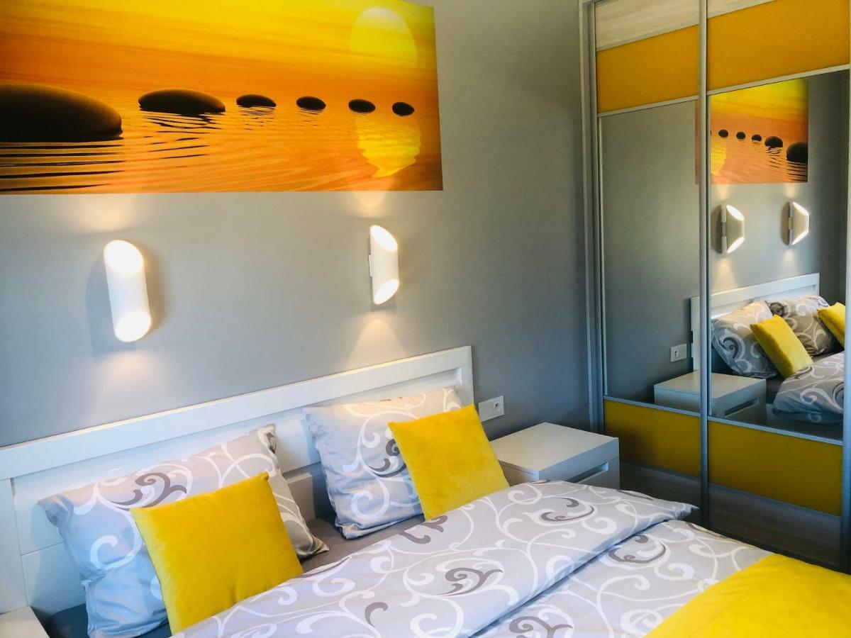 Apartament Elegance Yellow Rewal Exteriör bild